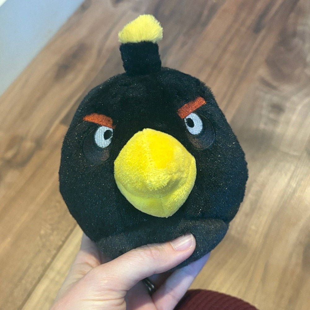 Angry Birds Bomb the Black Bird 8" Plush Stuffed Toy Commonwealth 2010 Used